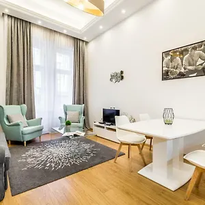 Apartment Hello Downtown - Movie, Budapest